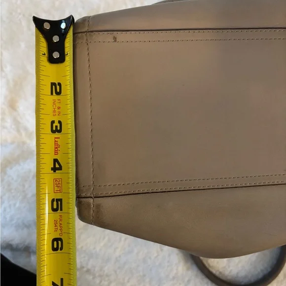 Authentic Large Coach Taupe Satchel - Picture 14 of 16